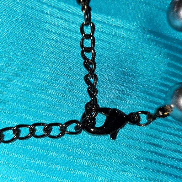 BOLD and BEAUTIFUL SUITE of GRAY PEARL JEWELRY : NECKLACE, BRACELET, EARRINGS - Picture 10 of 16